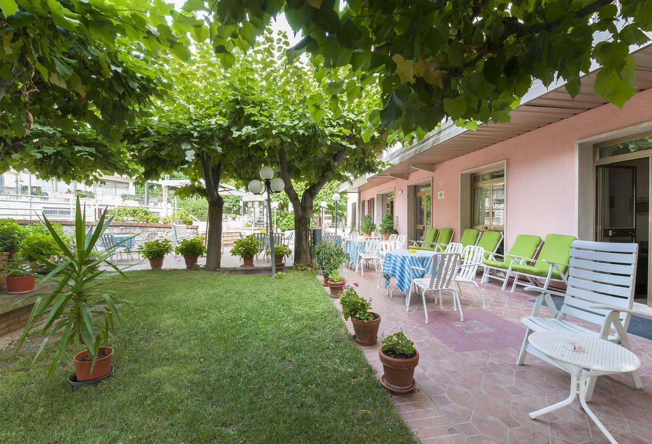 Hotel Rinascente Chianciano Terme Exterior photo