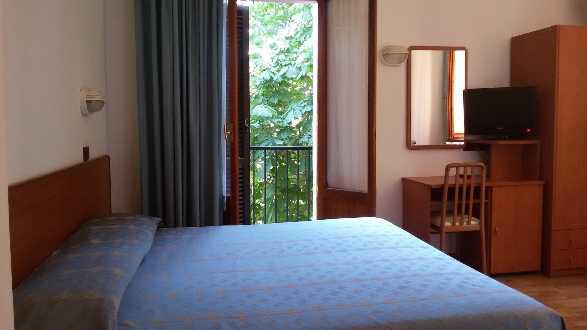 Hotel Rinascente Chianciano Terme Exterior photo